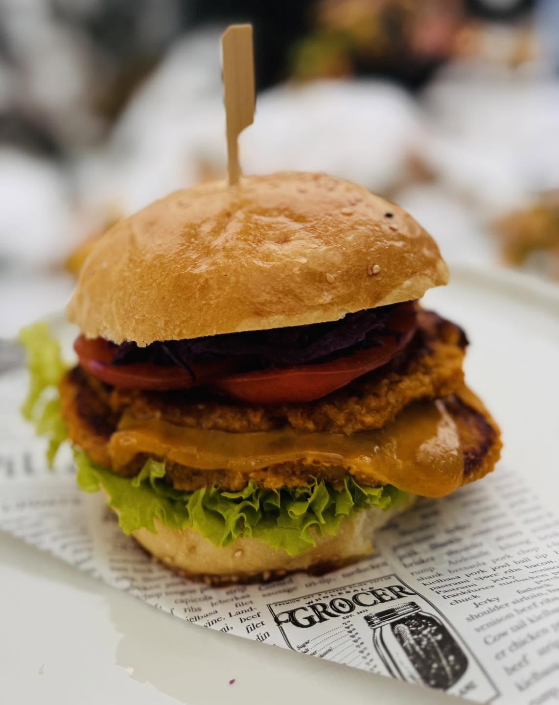 Sygnowany burger z cheddarem
